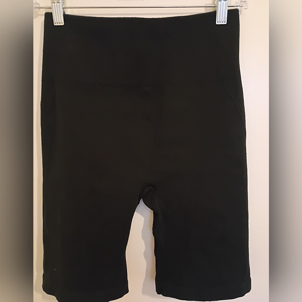 Everlane Women's Black Biker Shorts Sz M/L